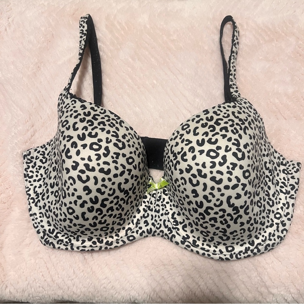 Victoria's Secret Black and White Leopard Print T-Shirt Bra